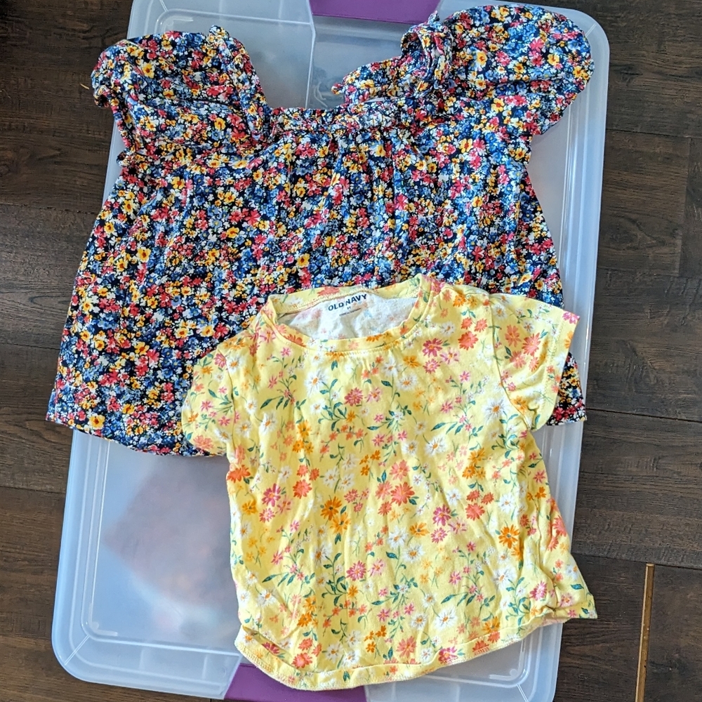 Bundle of 2 Old Navy Girls 3T Short Sleeve Shirts, Yellow Floral and Navy Floral